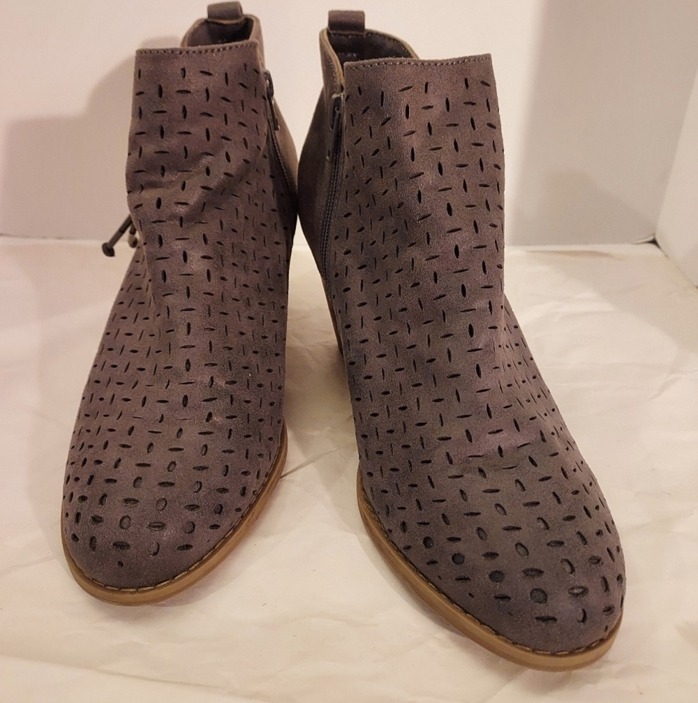 Report Gray "Granger" Perforated Wedge Booties in Size 10